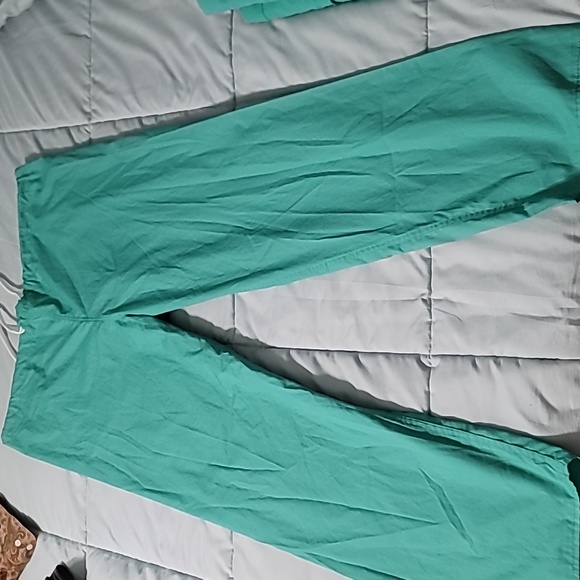 Standard Textile Green Scub Sets (2 Deals, 2 Sets Per Deal) Size Large. - Picture 14 of 15